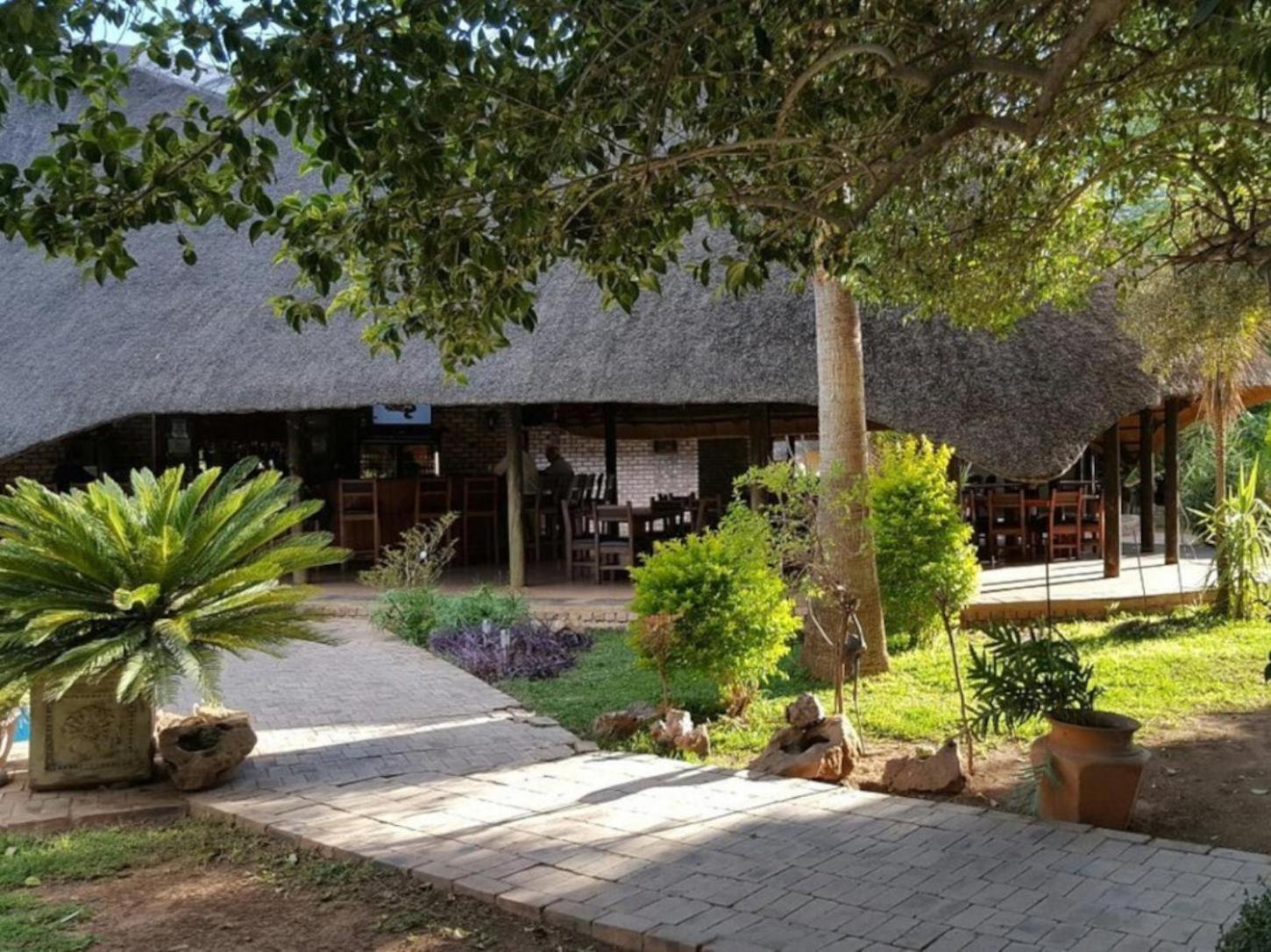 Ombinda Country Lodge Outjo Ngoại thất bức ảnh