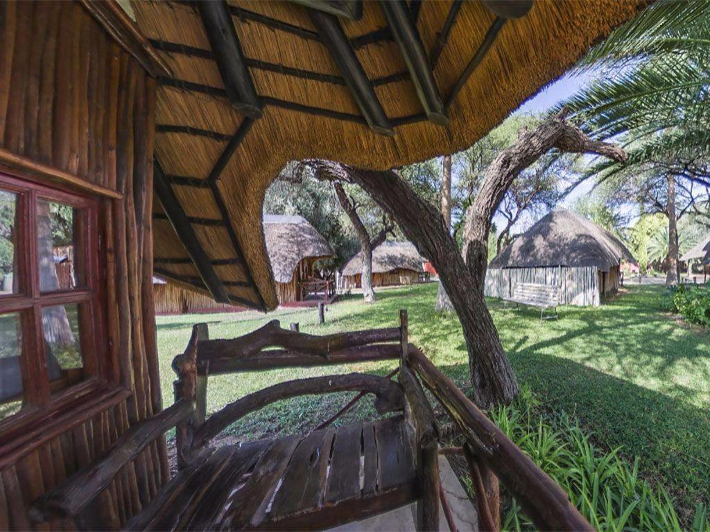 Ombinda Country Lodge Outjo Phòng bức ảnh