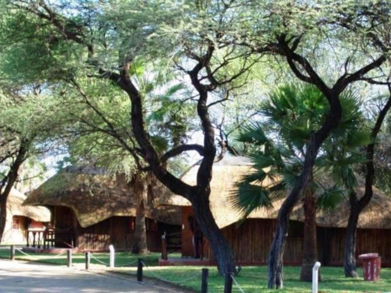 Ombinda Country Lodge Outjo Ngoại thất bức ảnh