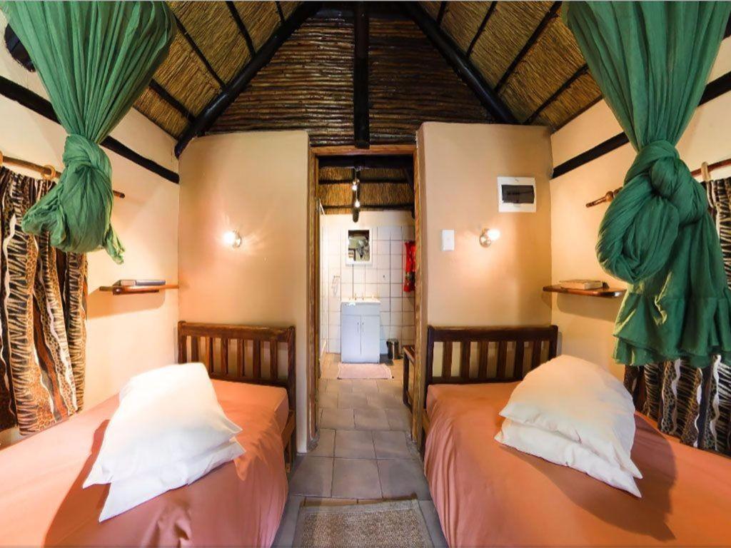Ombinda Country Lodge Outjo Phòng bức ảnh