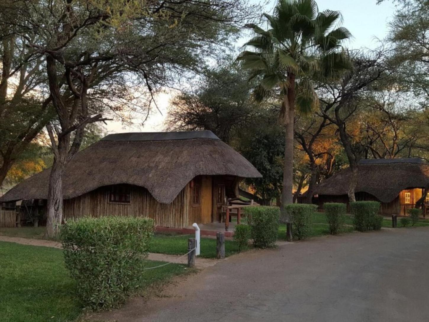 Ombinda Country Lodge Outjo Ngoại thất bức ảnh