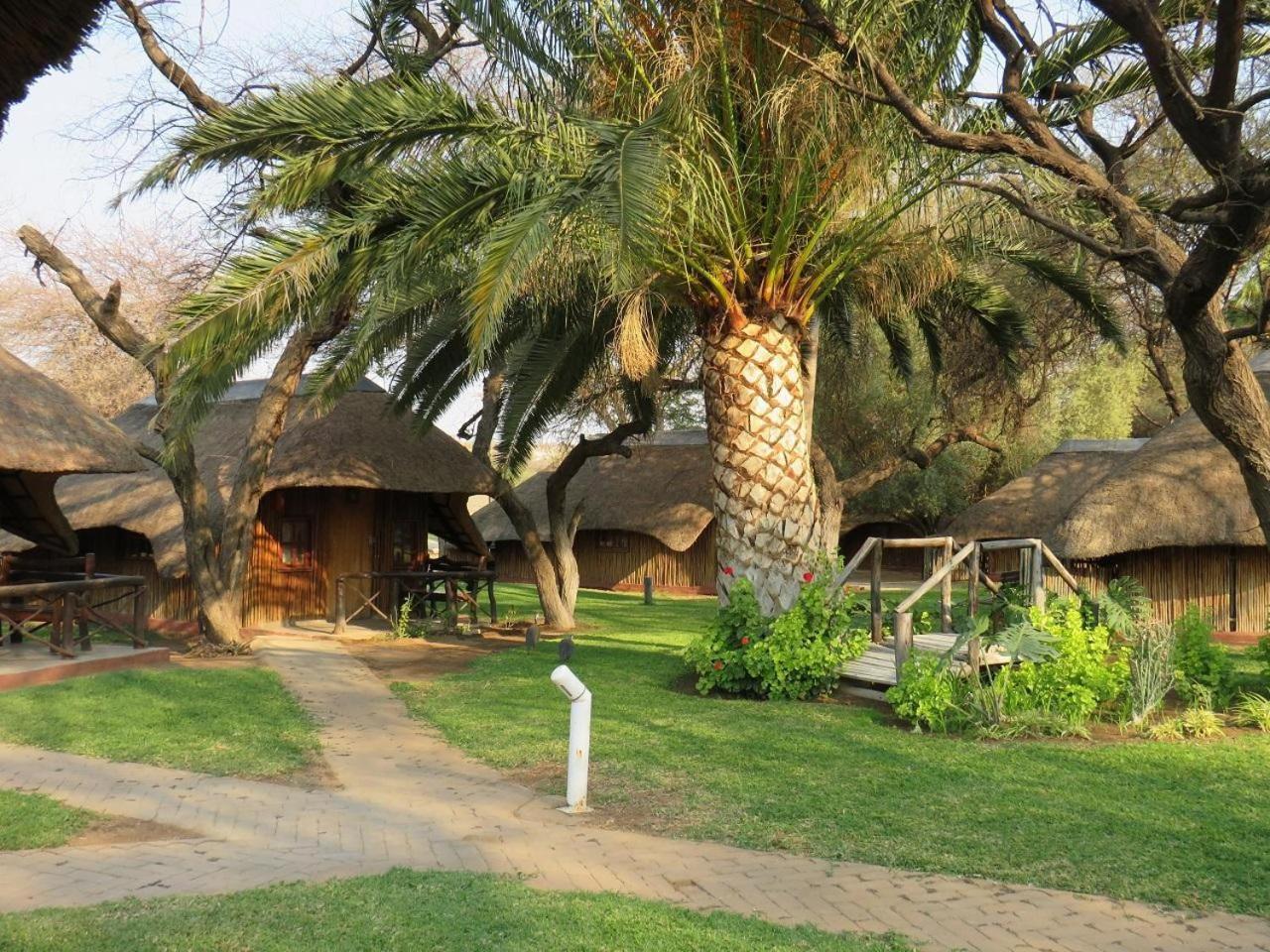Ombinda Country Lodge Outjo Ngoại thất bức ảnh