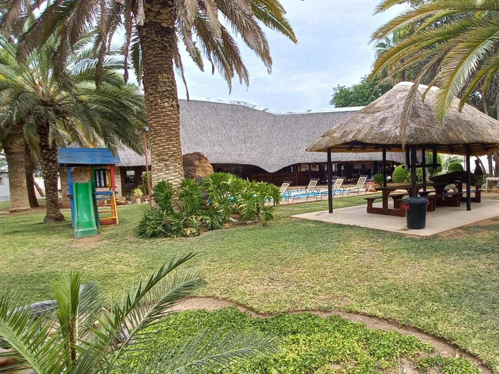 Ombinda Country Lodge Outjo Ngoại thất bức ảnh